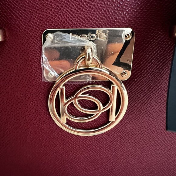 NWT Bebe Red Faux Leather Handbag With Gold Logo Charm & Detachable Strap - Picture 3 of 7